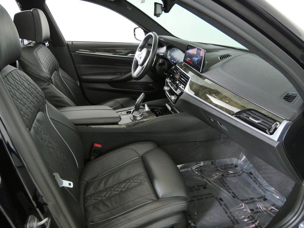 Thumbnail: 2019 BMW 5 Series - 21