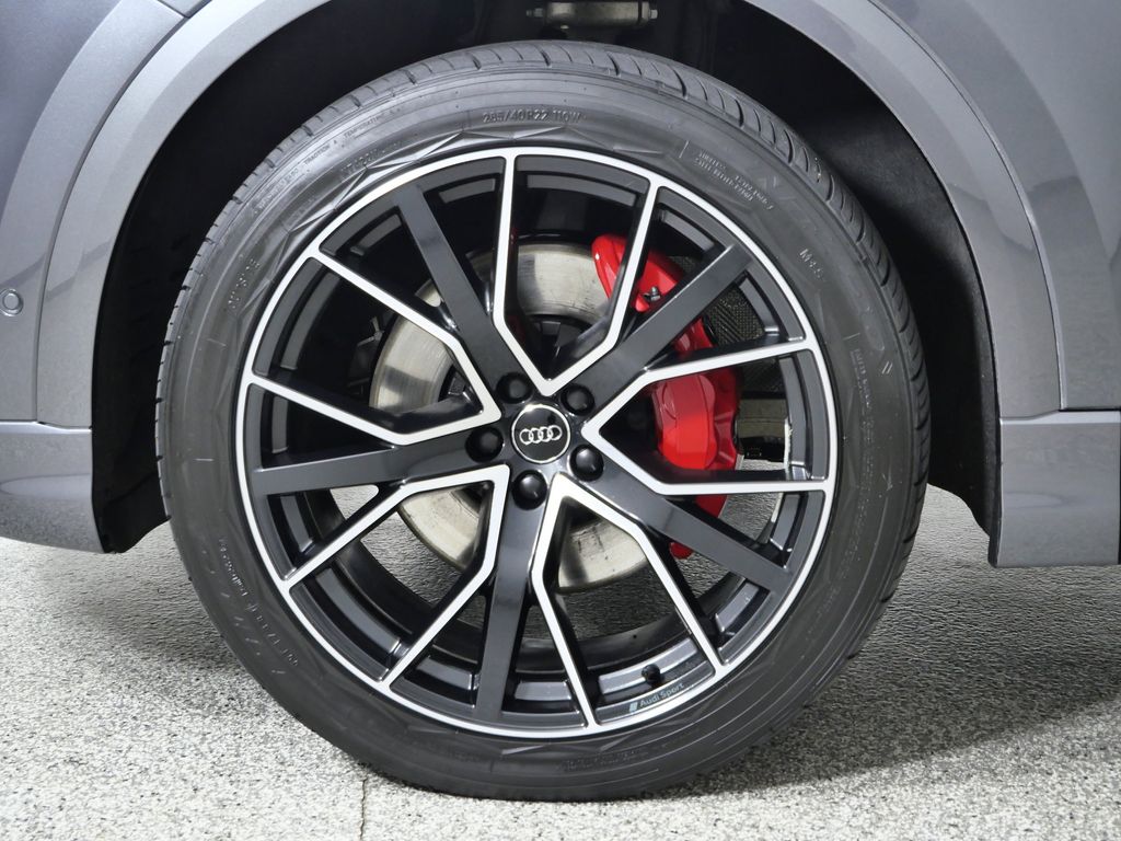 Thumbnail: 2020 Audi Q8 - 18