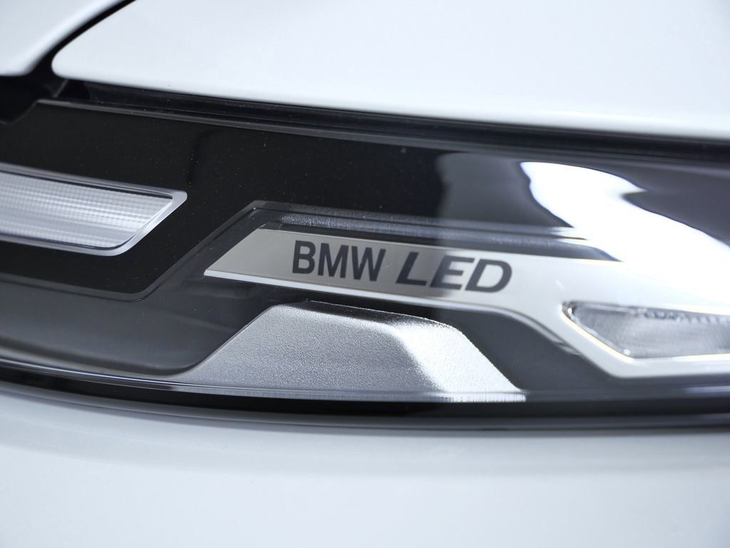 Thumbnail: 2026 BMW X7 - 6