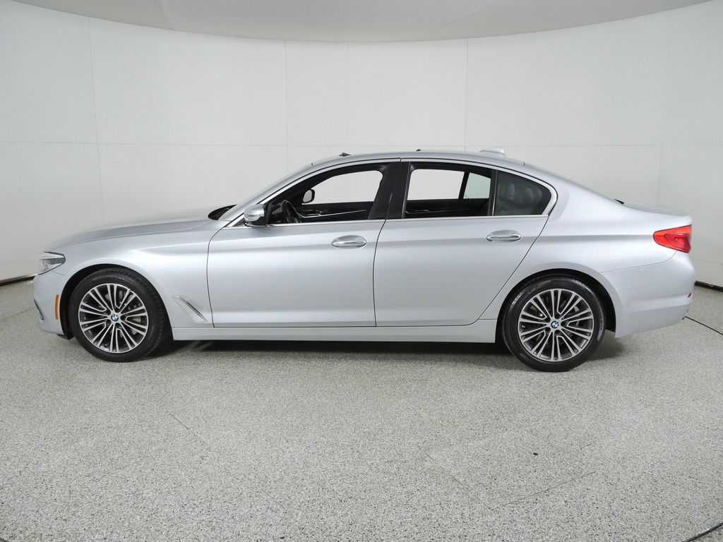 Thumbnail: 2017 BMW 5 Series - 16
