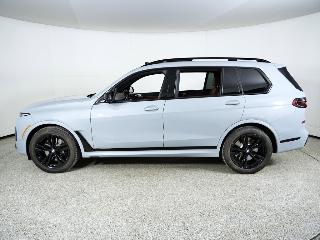 Thumbnail: 2025 BMW X7 - 16