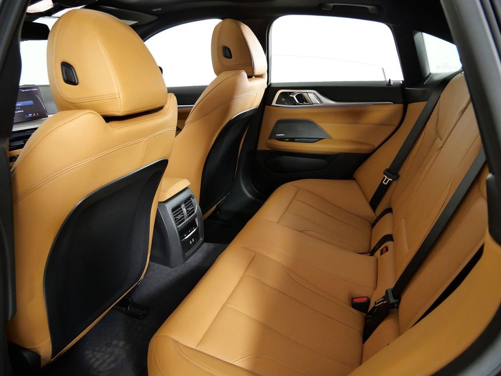 Thumbnail: 2026 BMW i4 - 30