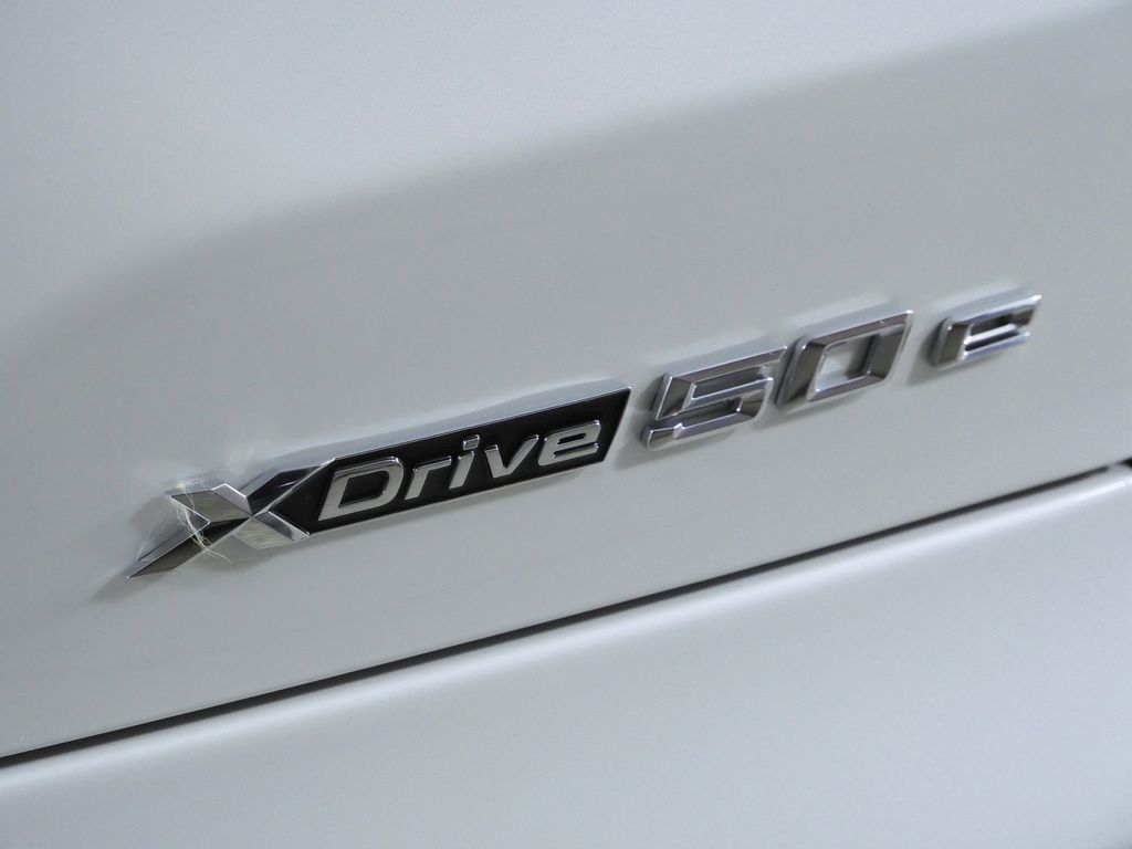 Thumbnail: 2026 BMW X5 - 12