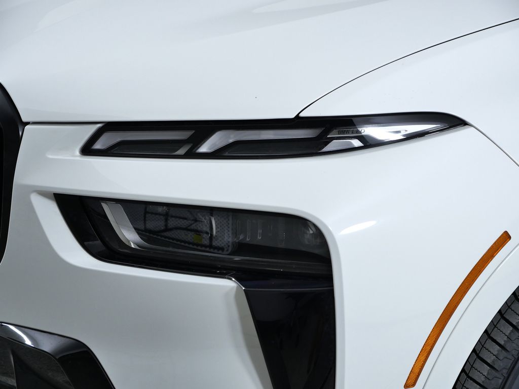 Thumbnail: 2026 BMW X7 - 3