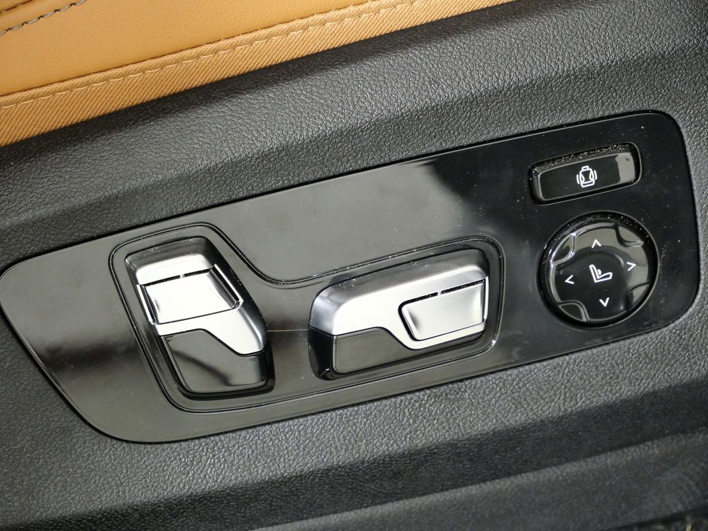 Thumbnail: 2025 BMW X5 - 23