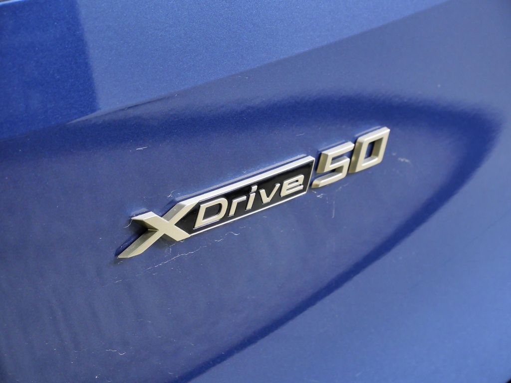 Thumbnail: 2023 BMW iX - 13