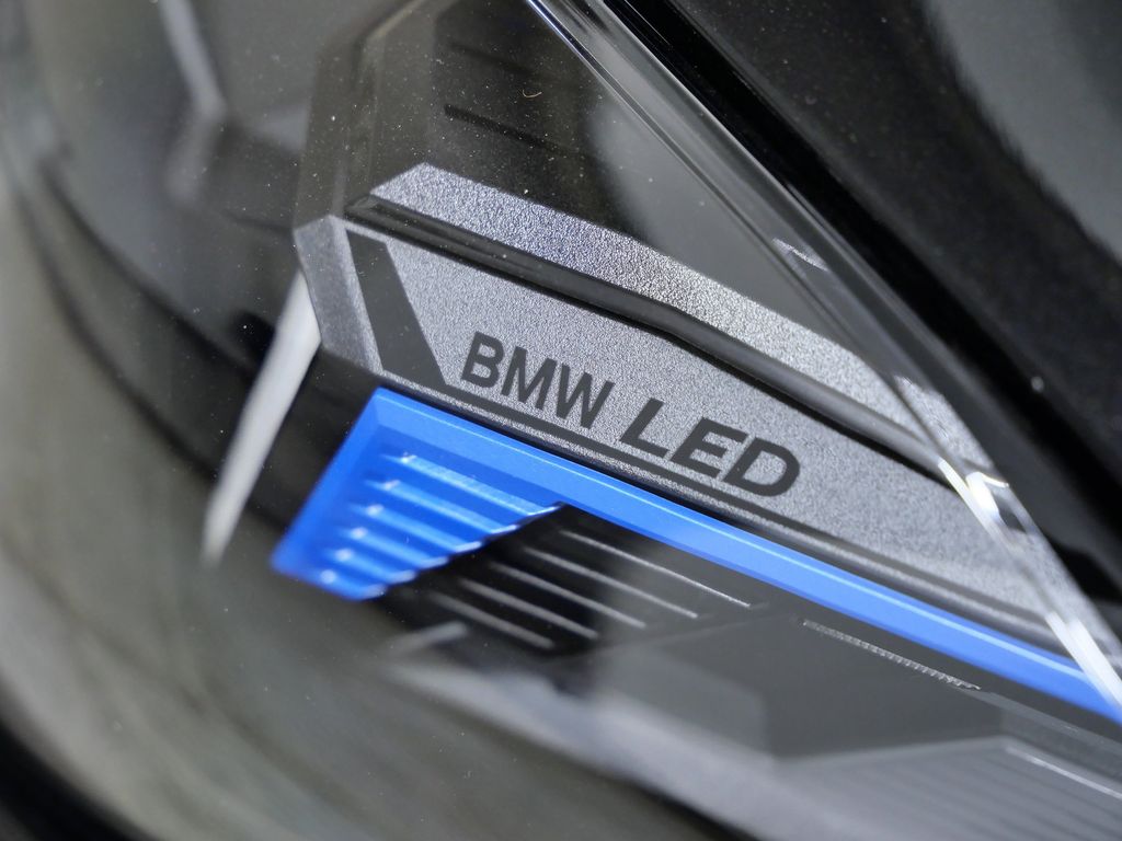 Thumbnail: 2025 BMW 4 Series - 4