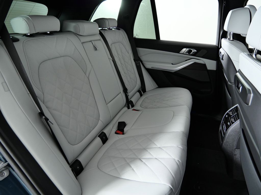 Thumbnail: 2026 BMW X5 - 27