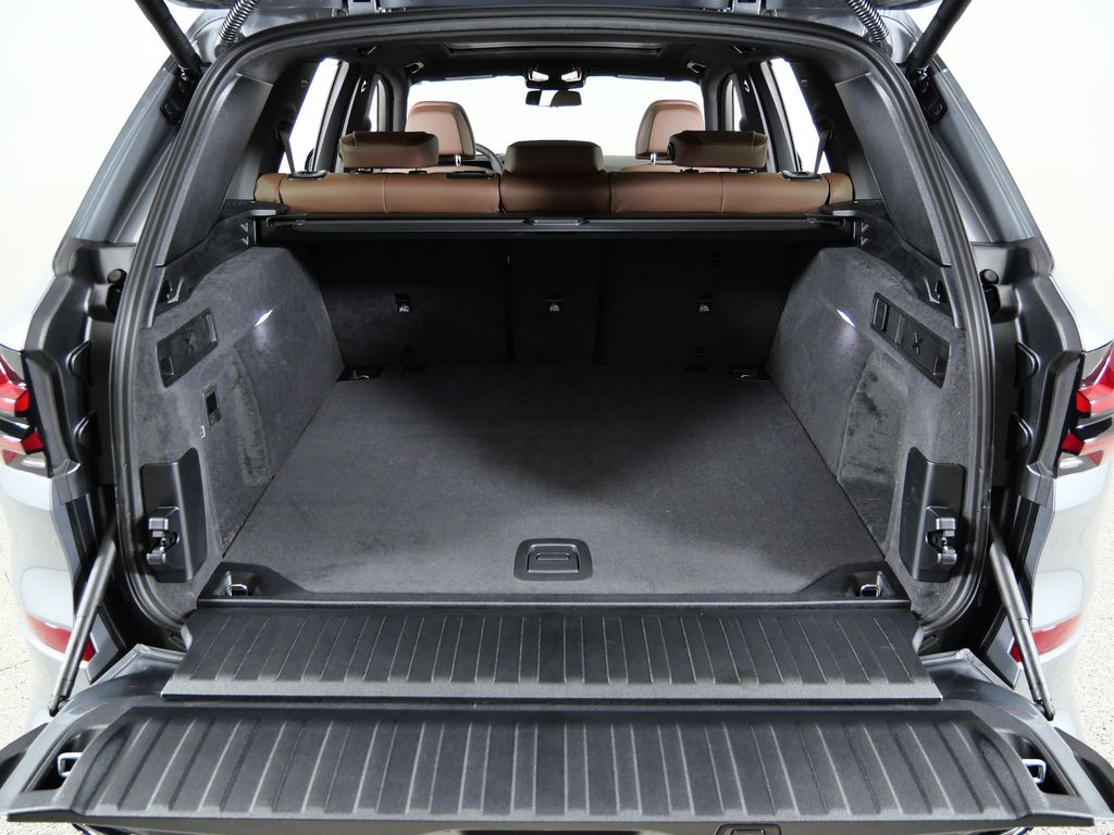 Thumbnail: 2026 BMW X5 - 28