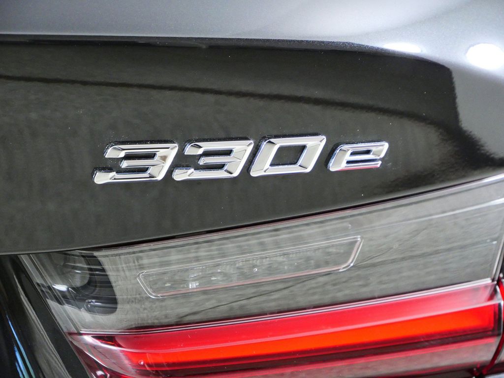 Thumbnail: 2023 BMW 3 Series - 13