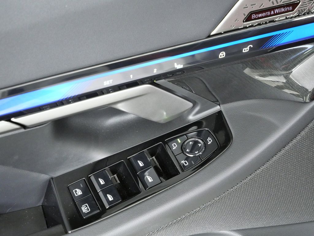 Thumbnail: 2026 BMW M5 - 37