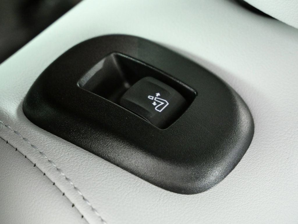 Thumbnail: 2026 BMW X7 - 31