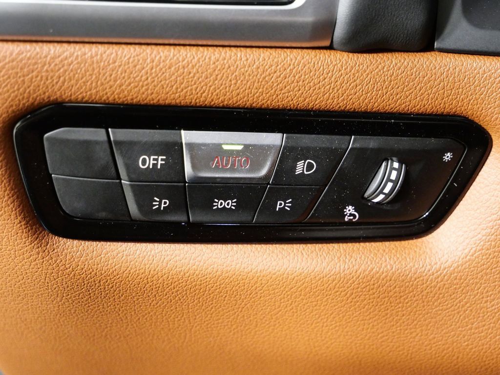 Thumbnail: 2026 BMW 8 Series - 39