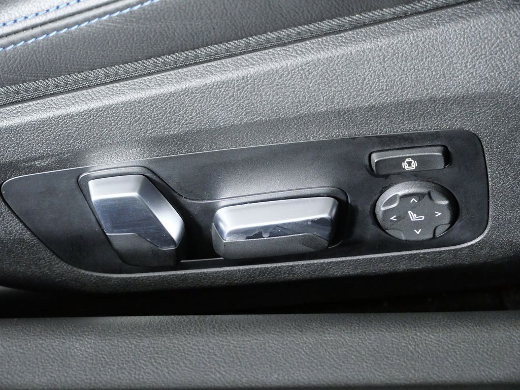 Thumbnail: 2023 BMW M2 - 21