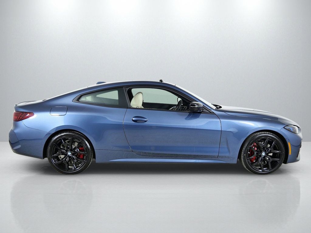 Thumbnail: 2025 BMW 4 Series - 10