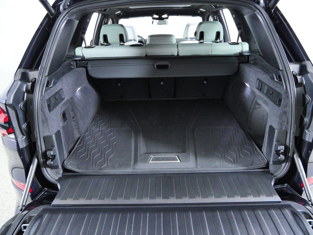 Thumbnail: 2026 BMW X5 - 25