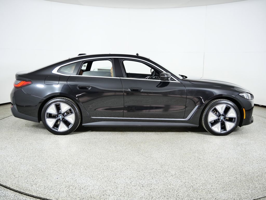Thumbnail: 2026 BMW i4 - 8