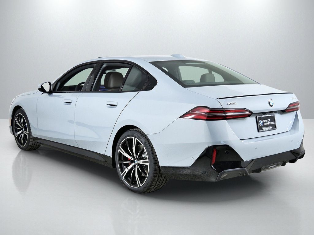 Thumbnail: 2026 BMW 5 Series - 14