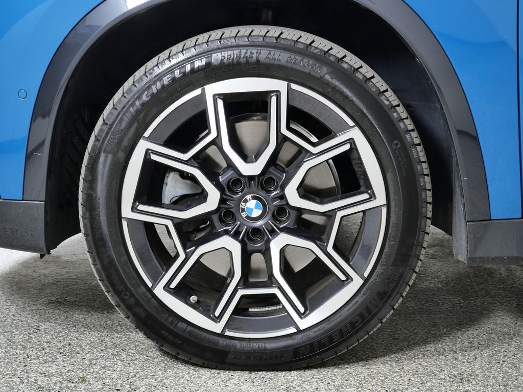 Thumbnail: 2025 BMW X1 - 21