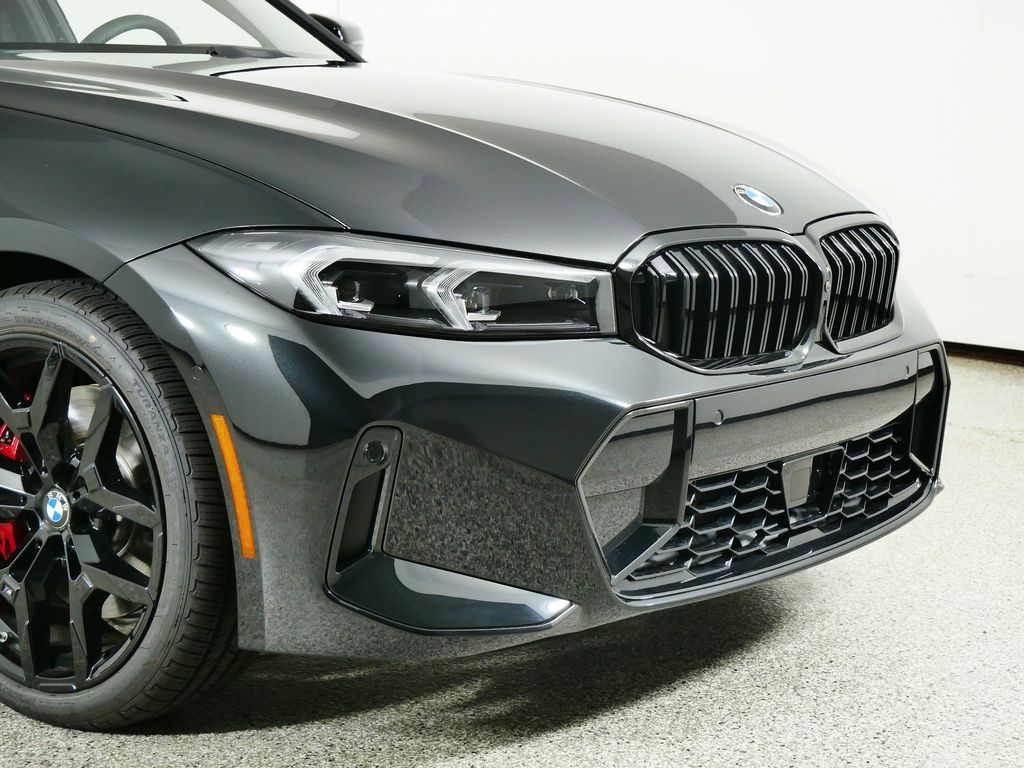 Thumbnail: 2025 BMW 3 Series - 3