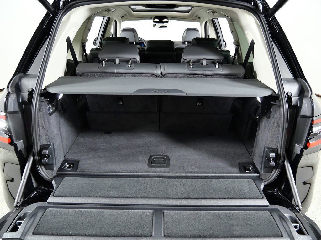 Thumbnail: 2026 BMW X7 - 29