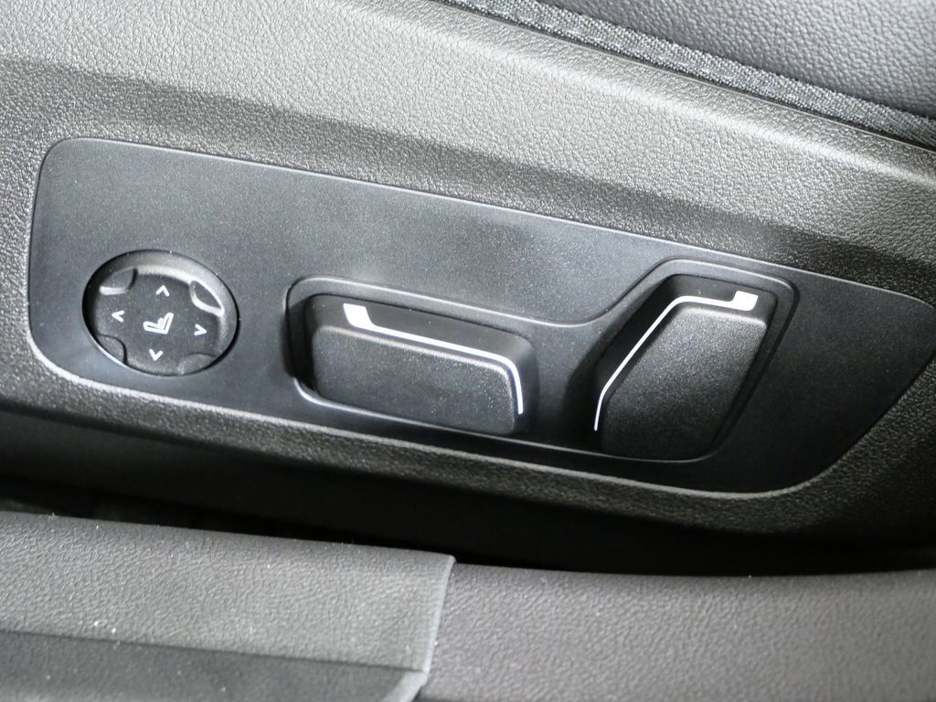 Thumbnail: 2026 BMW 3 Series - 39