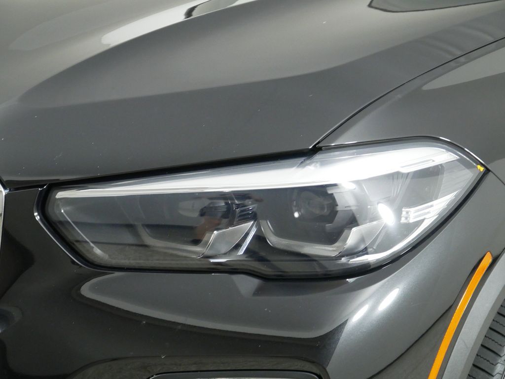 Thumbnail: 2021 BMW X5 - 20