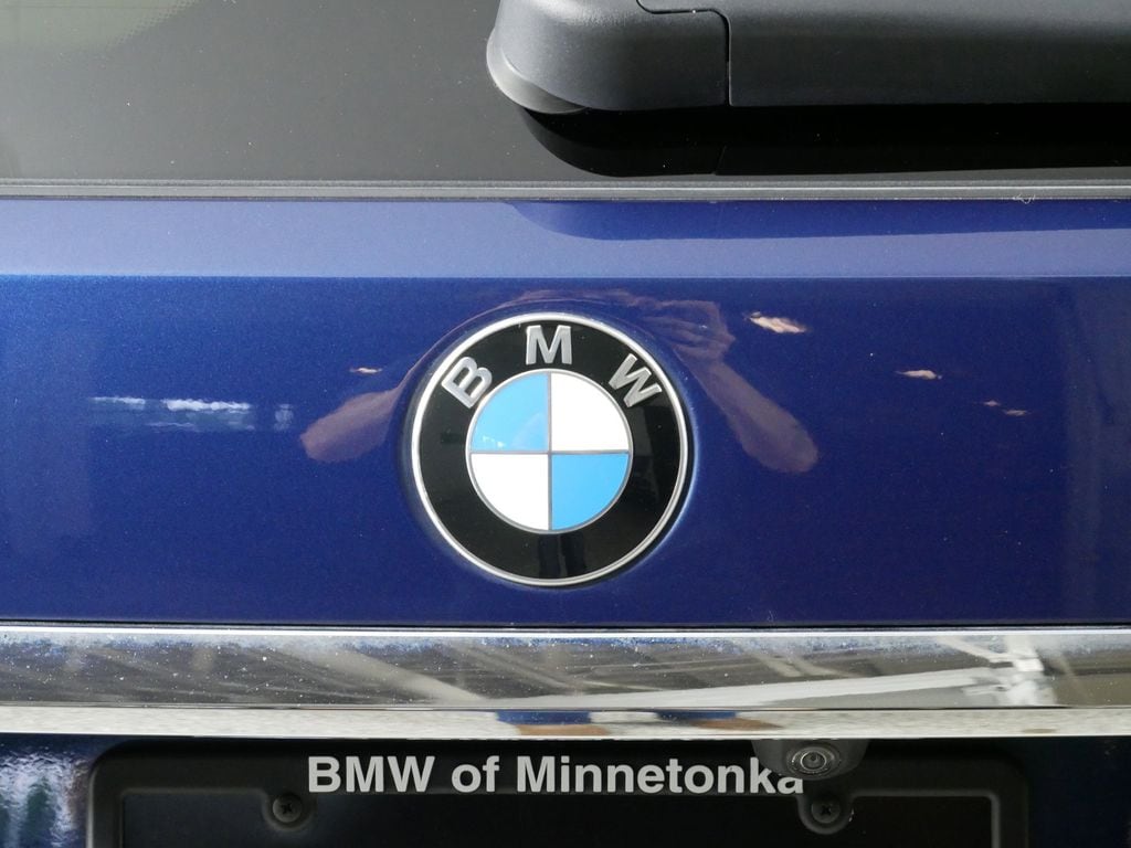 Thumbnail: 2021 BMW X7 - 11