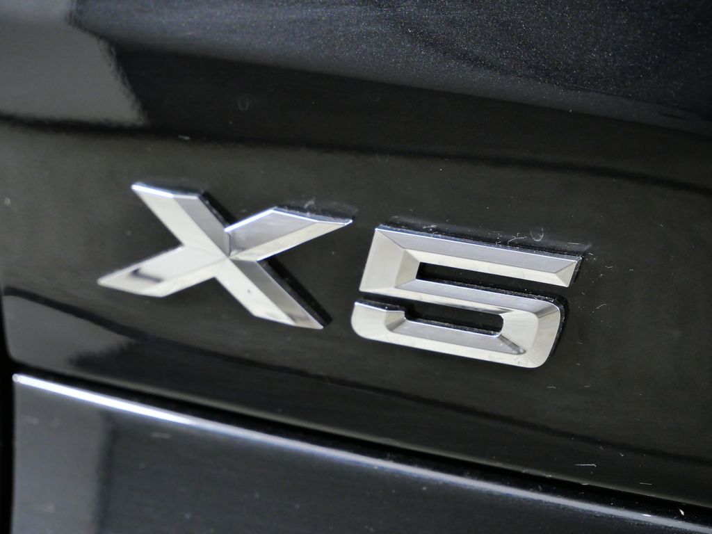 Thumbnail: 2026 BMW X5 - 13