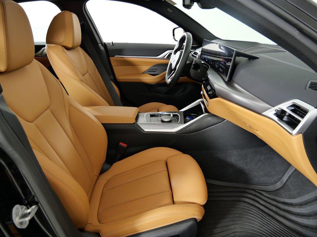 Thumbnail: 2025 BMW i4 - 24