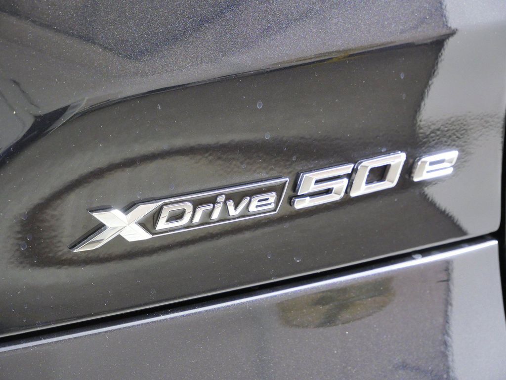 Thumbnail: 2026 BMW X5 - 12