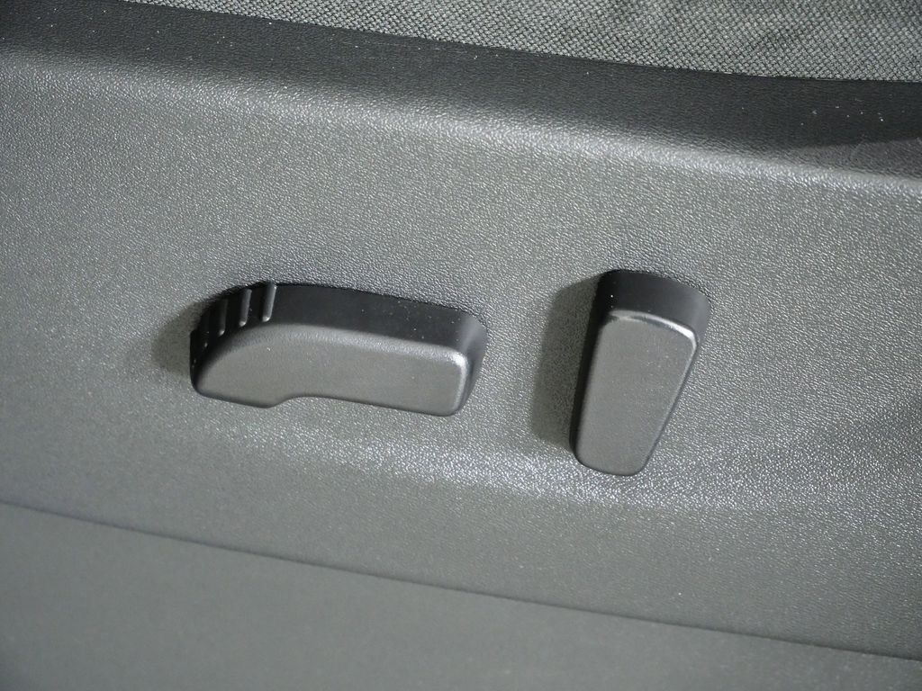 Thumbnail: 2023 Nissan Frontier - 36