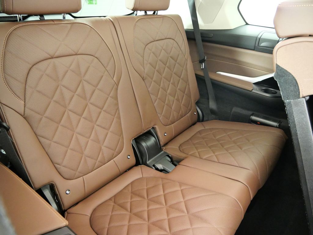 Thumbnail: 2023 BMW X7 - 34