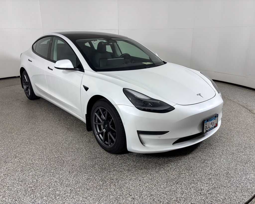 Thumbnail: 2021 Tesla Model 3 - 4
