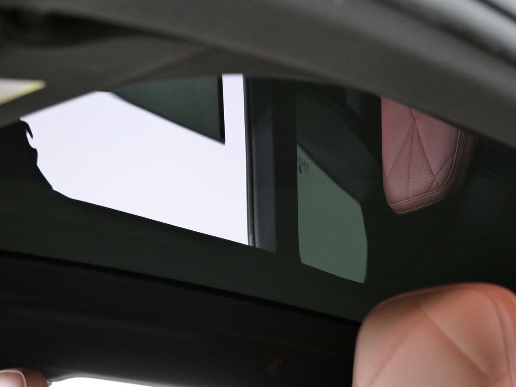 Thumbnail: 2023 BMW iX - 23