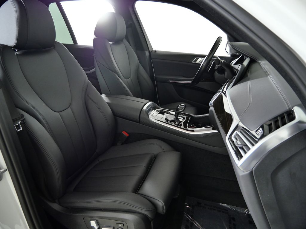 Thumbnail: 2020 BMW X5 - 22