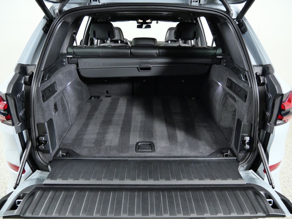 Thumbnail: 2025 BMW X5 - 33