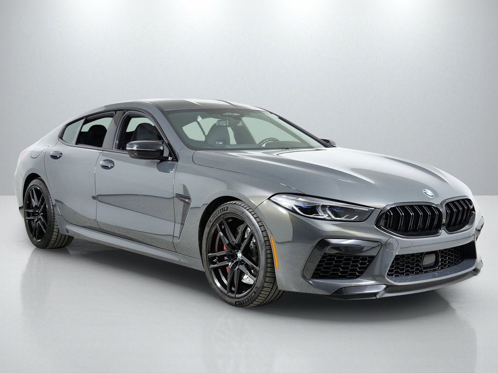 Thumbnail: 2025 BMW M8 - 8