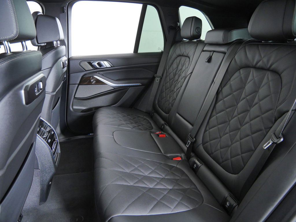 Thumbnail: 2026 BMW X5 - 33