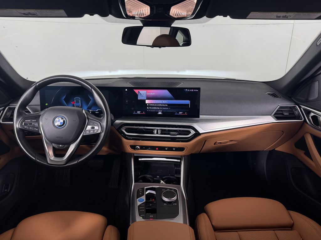 Thumbnail: 2023 BMW i4 - 10