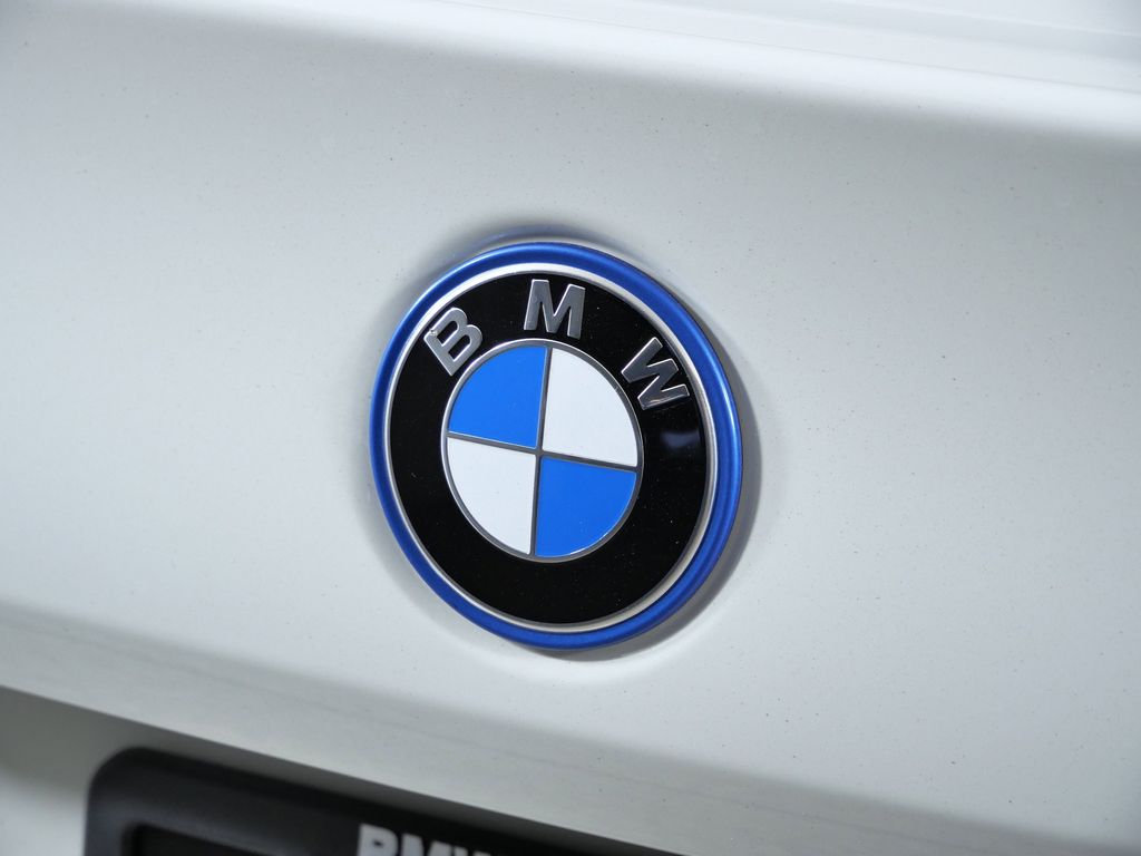 Thumbnail: 2026 BMW i5 - 11