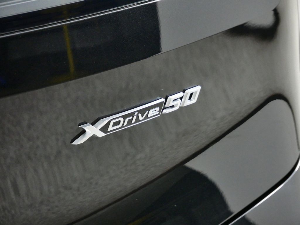 2025 BMW iX xDrive50 12
