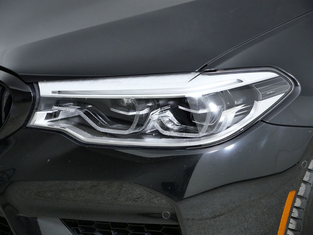 Thumbnail: 2019 BMW M5 - 4