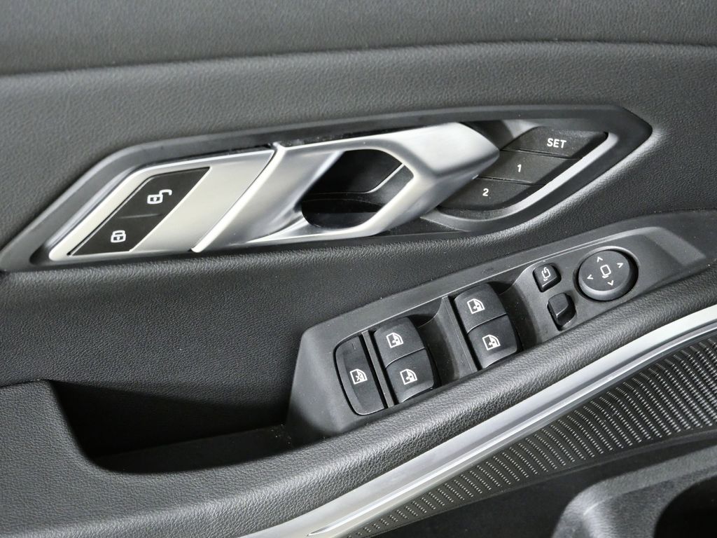 Thumbnail: 2023 BMW 3 Series - 39