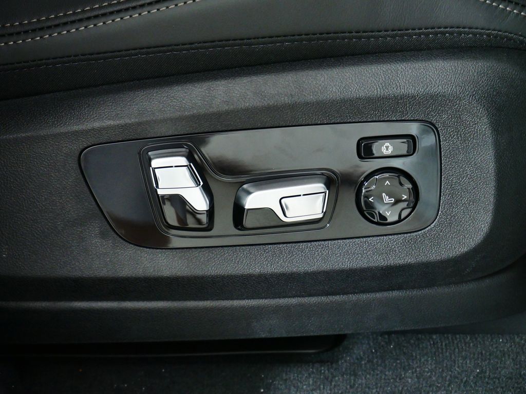 Thumbnail: 2026 BMW X5 - 23