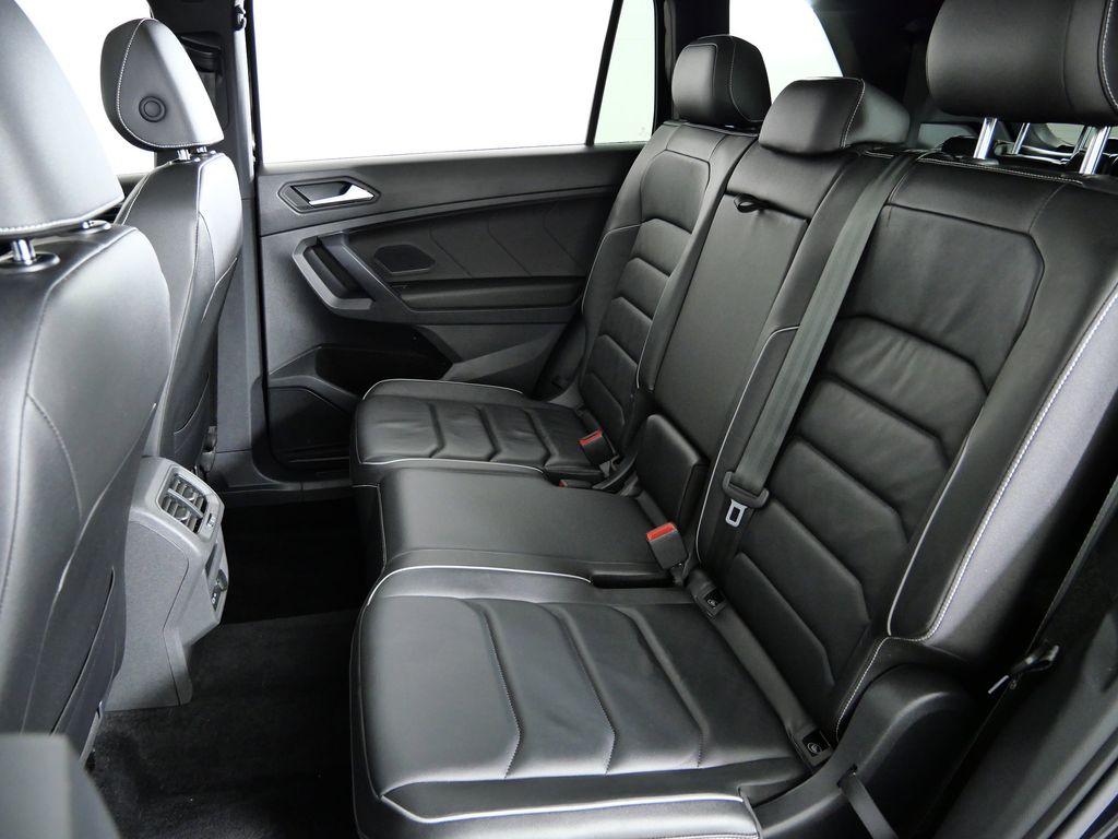 Thumbnail: 2021 Volkswagen Tiguan - 32