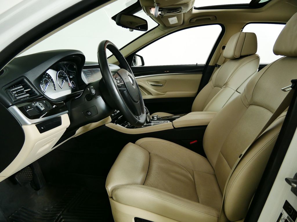 Thumbnail: 2013 BMW 5 Series - 30