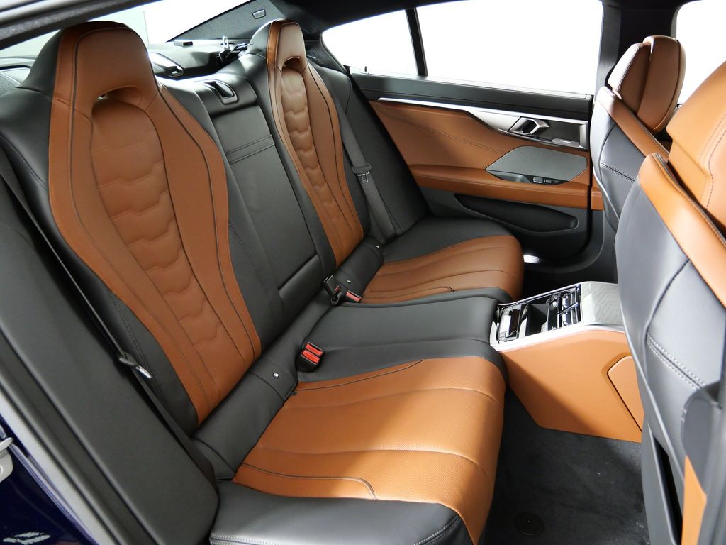 Thumbnail: 2026 BMW 8 Series - 26