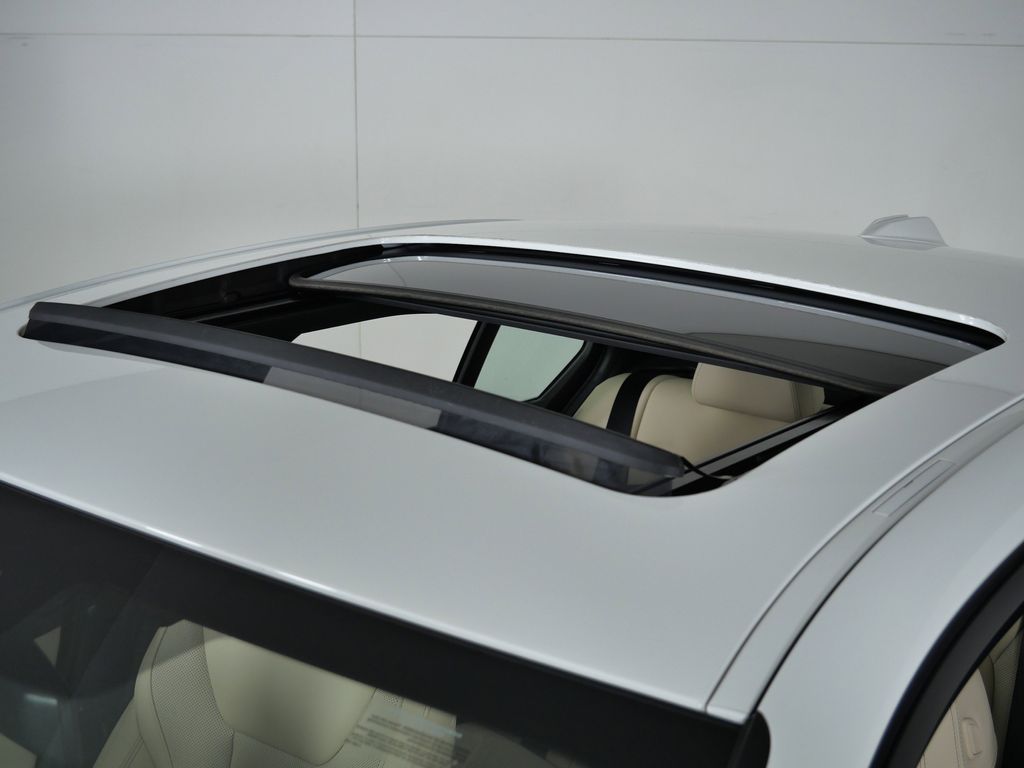 Thumbnail: 2023 BMW 3 Series - 22