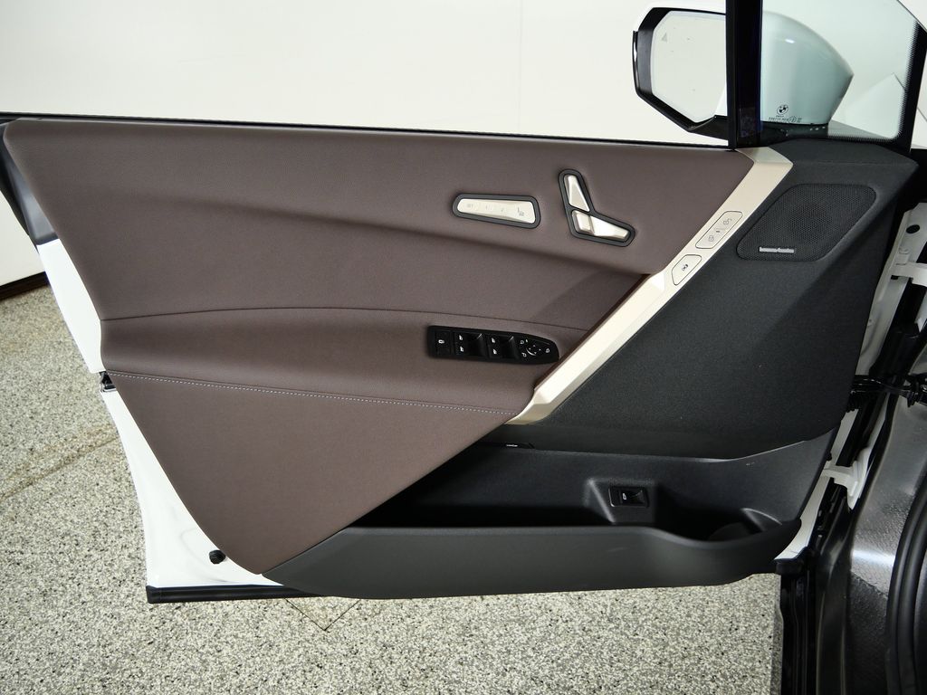 Thumbnail: 2026 BMW iX - 32